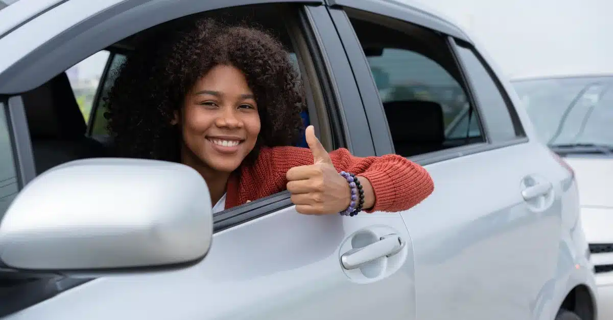 Cómo Hacer el Cambio de Propietario de un Vehículo en Aguascalientes en 2025